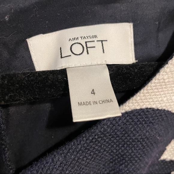 *DONATED* LOFT | Women’s Dress | Large Dot Pattern | Has Pockets - Picture 2 of 8